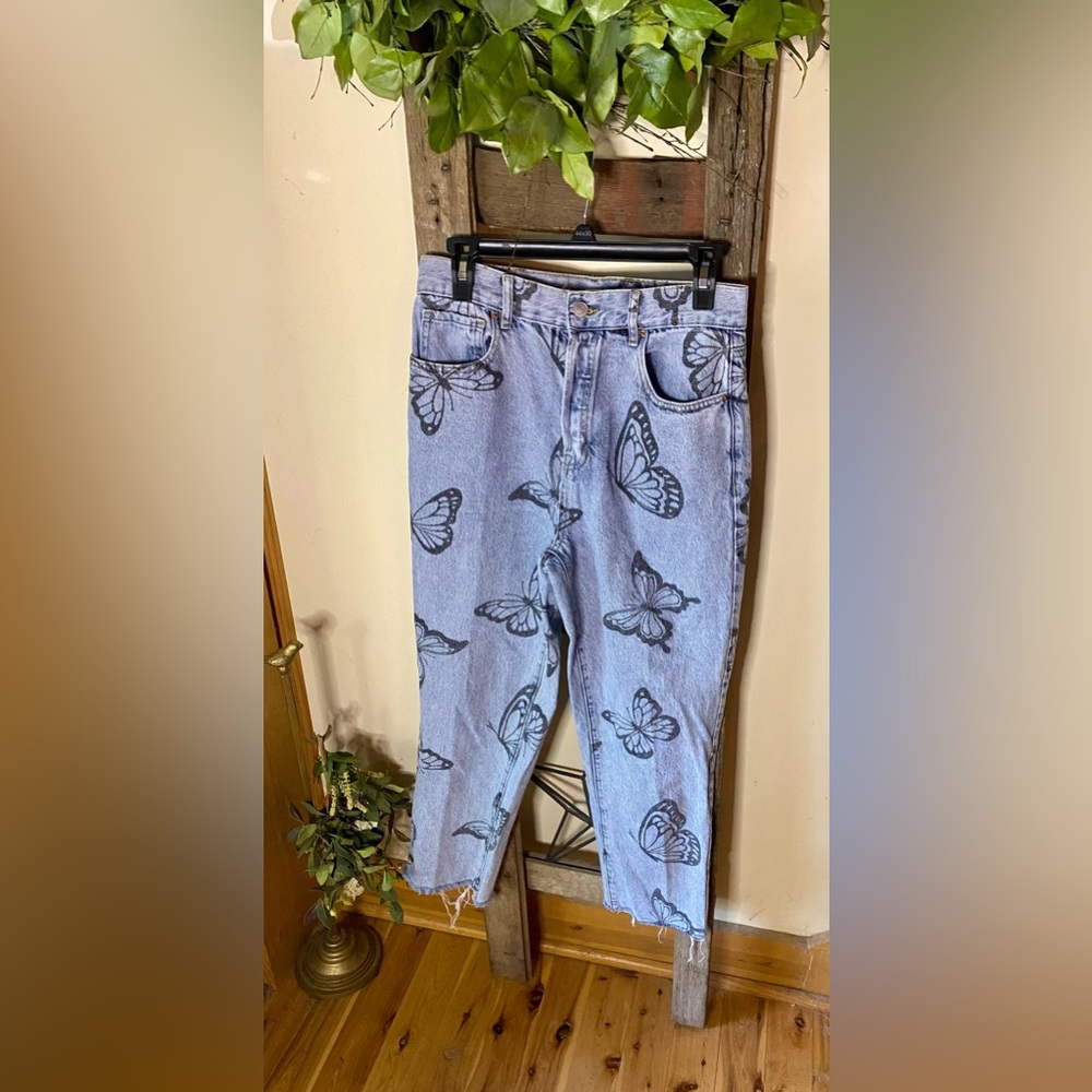 PacSun High Rise Straight Jean with butterflies raw hem twee
